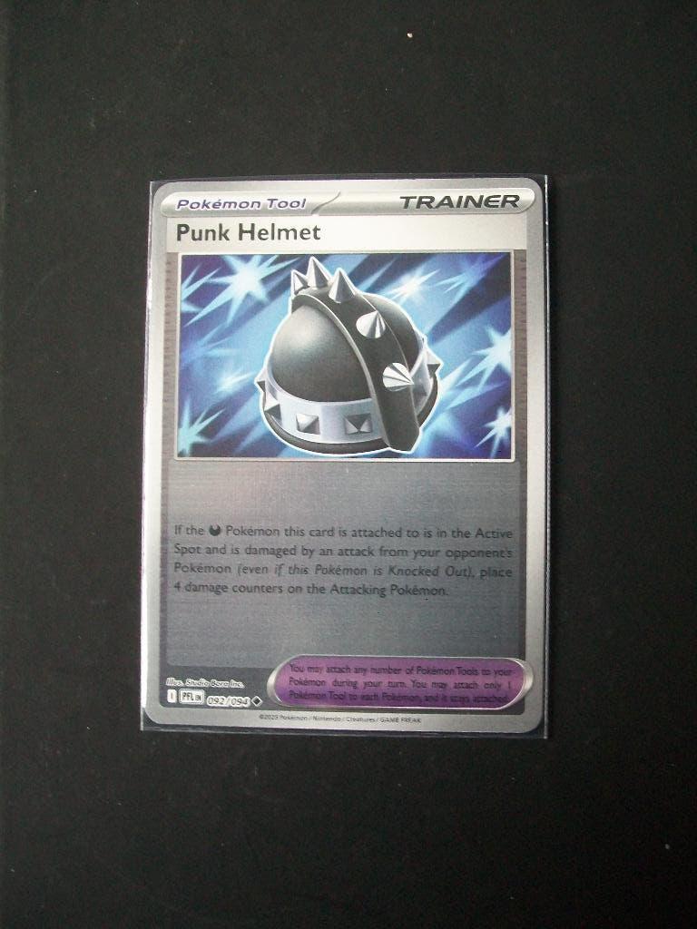 1566. Nieuwe Pokemon Kaart Holofoil PUNK HELMET (092/094), Verzenden, Nieuw, Losse kaart, Foil