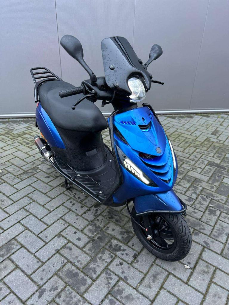 Piaggio Zip 4t 3v 2022 | 10.700KM | Garantie! Full option!, Piaggio, Maximaal 45 km/u, Zip, Ophalen of Verzenden