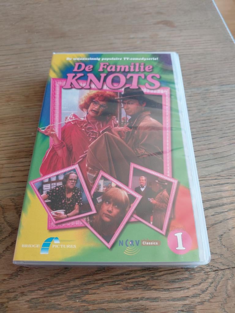 De Familie Knots Videoband Deel 1. NCRV Classics., Alle leeftijden, Ophalen of Verzenden, Gebruikt, Tv-serie of Tv-programma