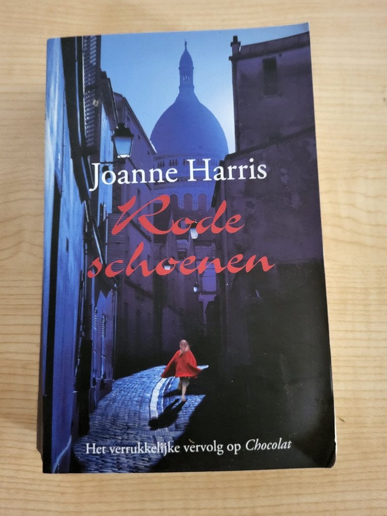 boek rode schoenen - Joanne Harris, Ophalen of Verzenden, Zo goed als nieuw