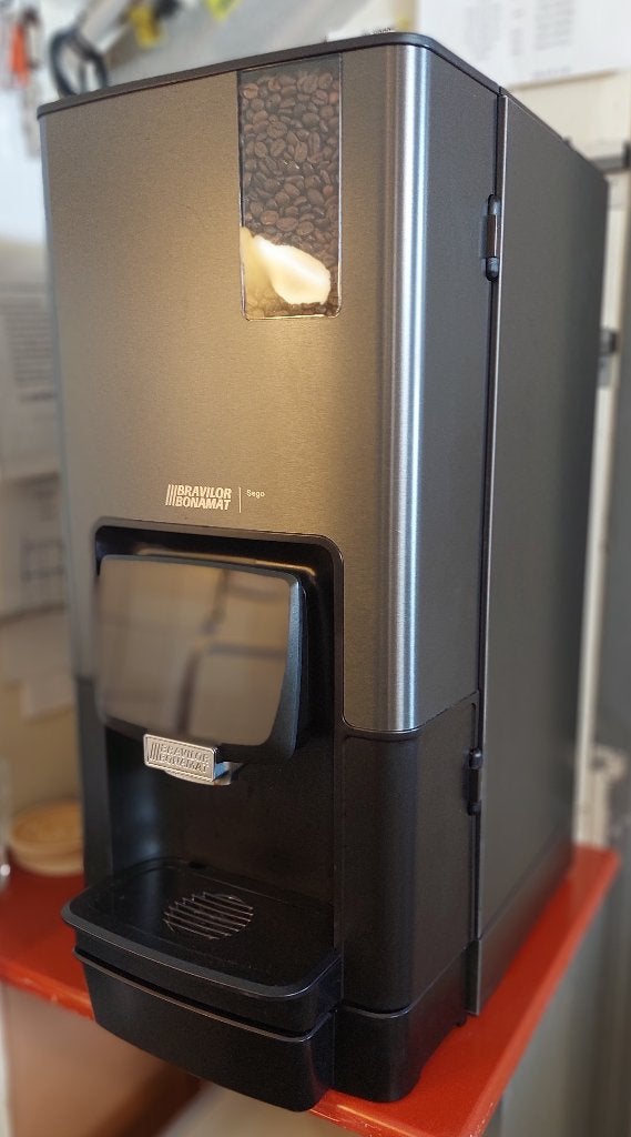 Bravilor Sego koffieautomaat voor diverse typen koffie, Ophalen, Gebruikt, 10 kopjes of meer, Koffiemachine