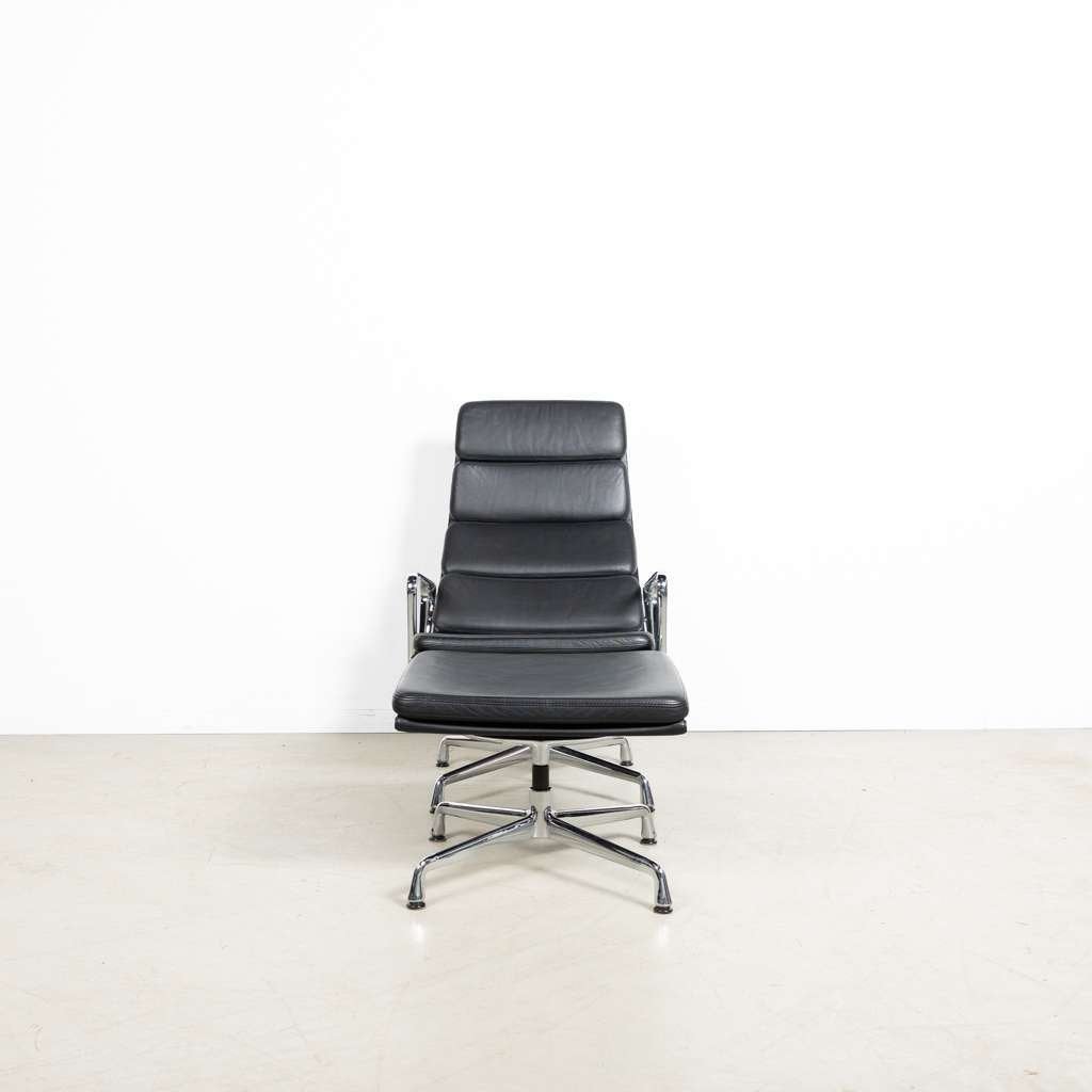 2x Vitra Eames EA222 Fauteuil Zwart Leer + Hocker, Niet ingevuld, Niet ingevuld, 75 tot 100 cm, Zo goed als nieuw