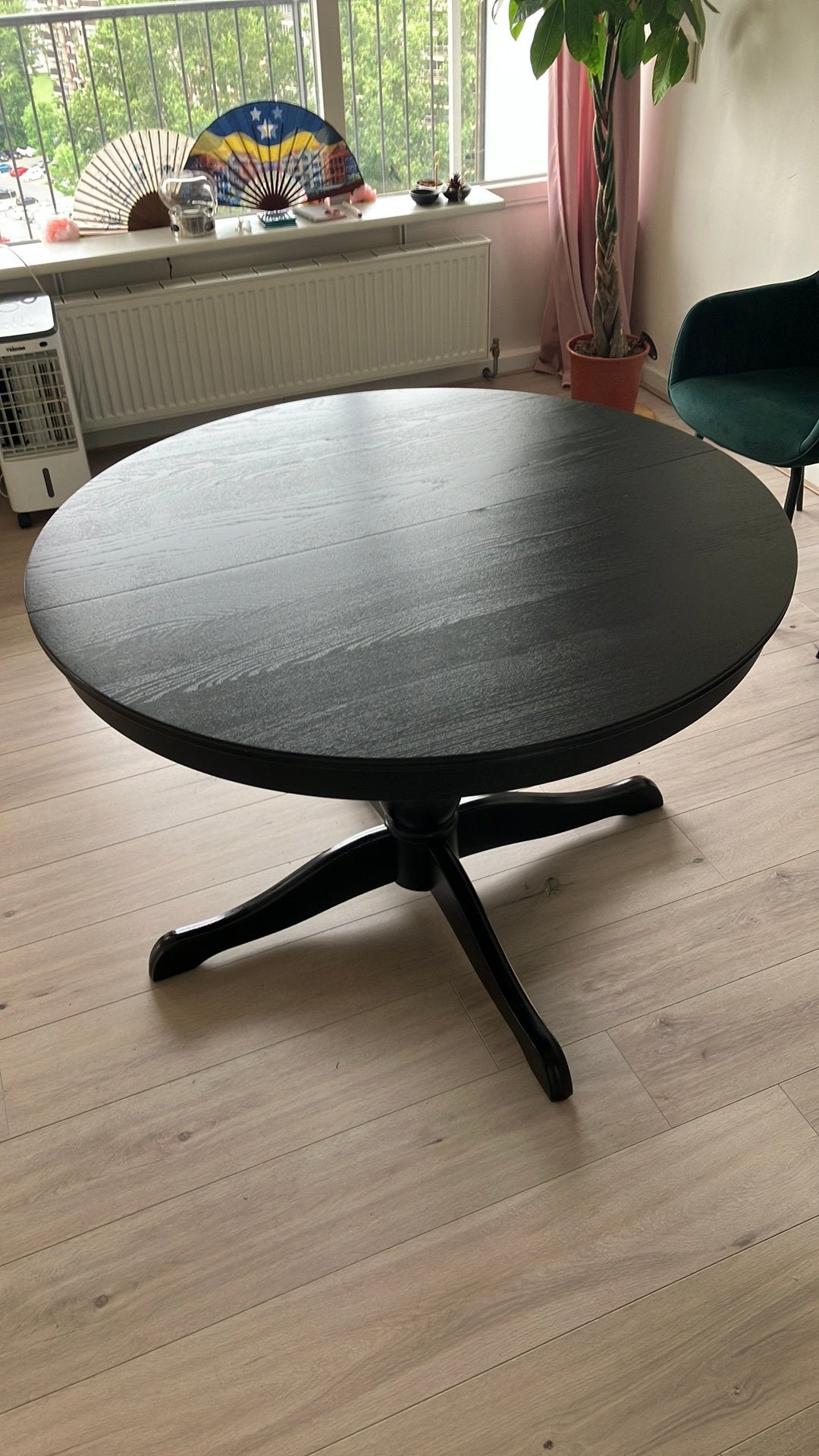 Zwarte Ikea Rosentorp uitschuifbare eettafel, Ophalen, Rond, Zo goed als nieuw, Vier personen