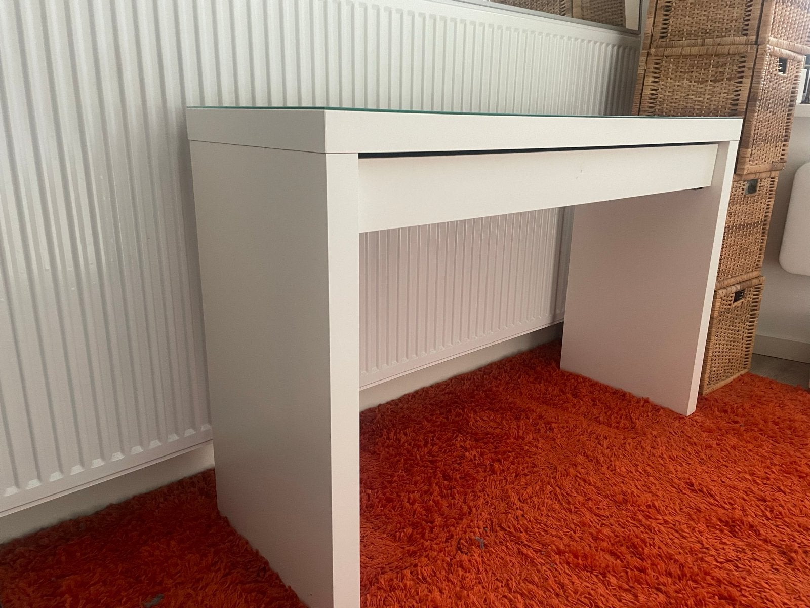 Ikea malm bureau, Gebruikt, Met lades, Ophalen of Verzenden, Computerbureau