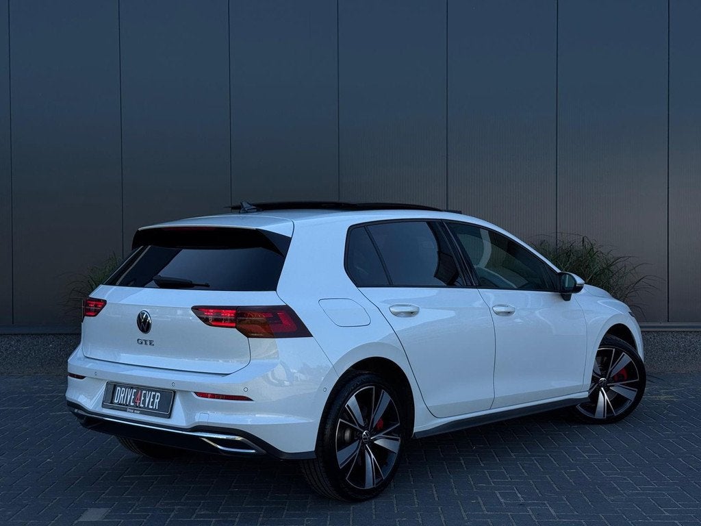 Volkswagen Golf 1.4 eHybrid GTE 245pk FULL PANO|NAVI|CAMERA|, Auto's, Zwart, 4 cilinders, Leder en Stof, Wit