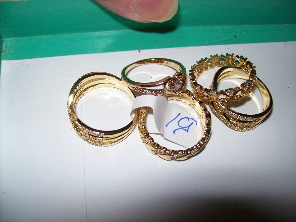 Ringen Goudkleur 5 x Mooie strass modellen Maat 19, 19 tot 20, Nieuw, Dame of Heer, Goud
