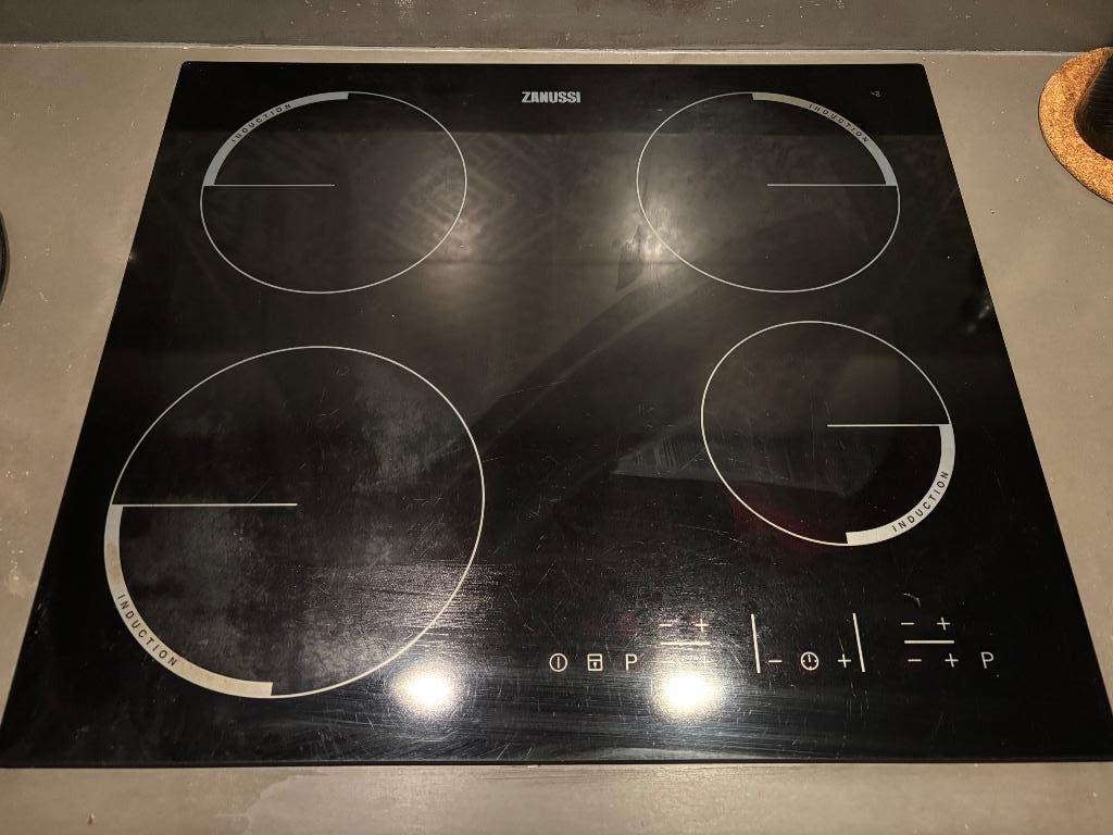 Zanussi inductieplaat ZEL6640FBA inbouw met 4 zones, Ophalen, Gebruikt, 4 kookzones, Inbouw