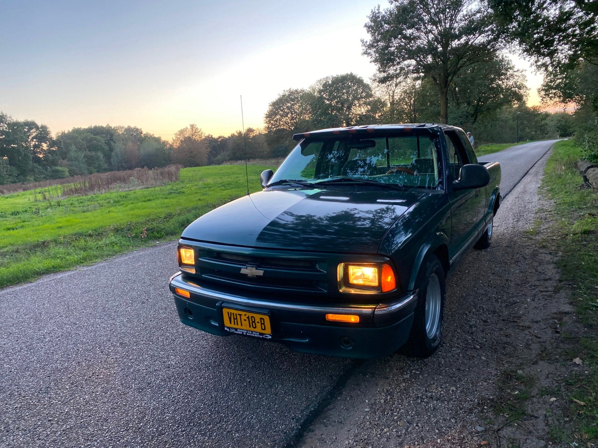 Chevrolet S10 LPG APK TOT 29-04-2028 YOUNGTIMER BLIJVEND !, Auto's, 1736 kg, Blauw, Bedrijf, Grijs