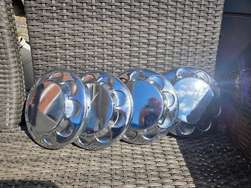 Toyota Corolla KE 20 set van 4 wieldoppen, Ophalen of Verzenden, Gebruikt