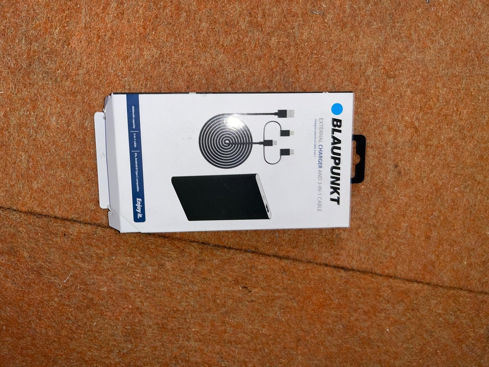 Blaupunkt Externe Oplader & 3-in-1 Kabel (Nieuw), Telecommunicatie, Mobiele telefoons | Telefoon-opladers, Universeel, Nieuw, Micro-USB