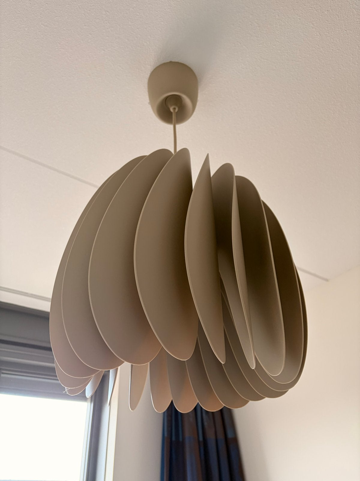IKEA hanglamp, beige/taupe, modern design, Ophalen, Gebruikt, Kunststof, E27 (groot)
