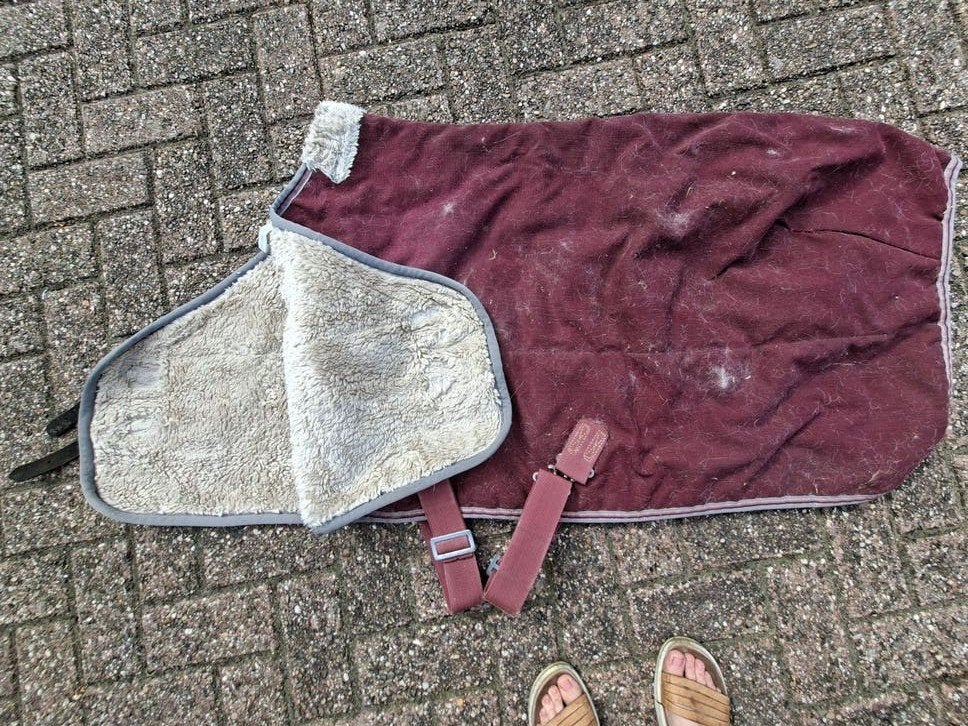 2 ponydekens/staldekens 100/130cm, Gebruikt, Kruissingels, Ophalen of Verzenden, Pony (P)