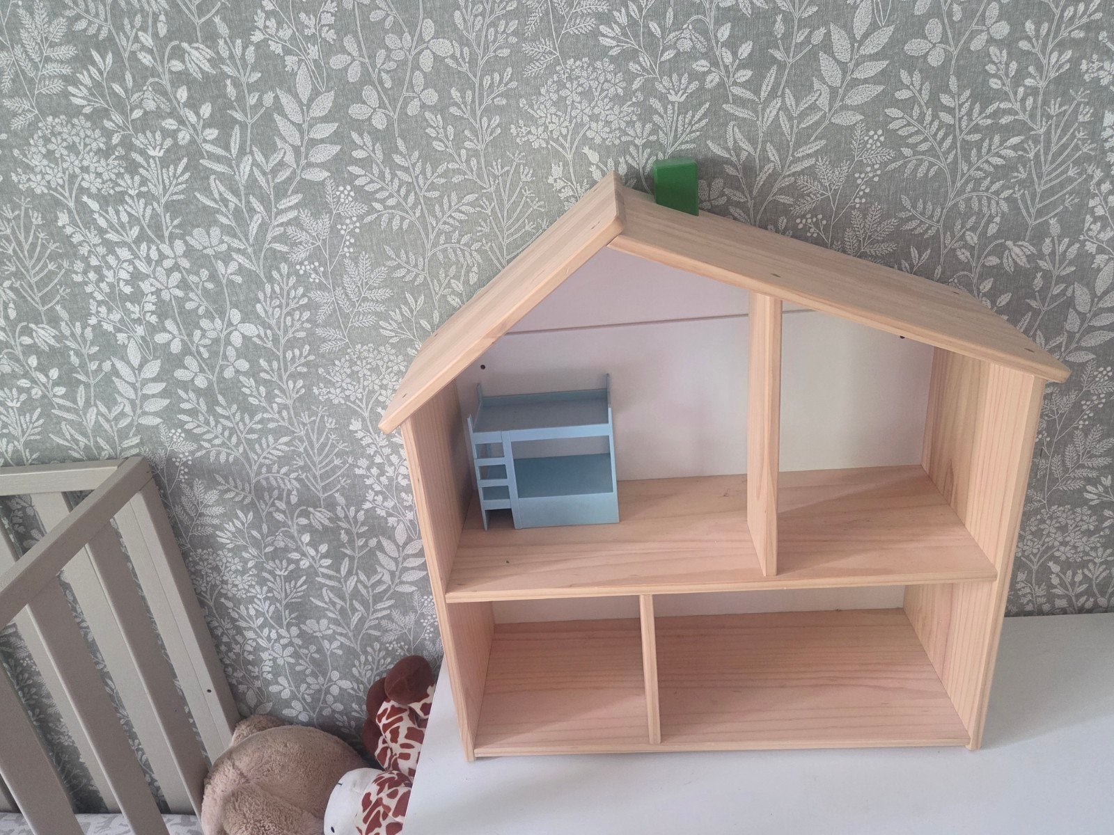 IKEA FLISAT Poppenhuis/open kast, beige/wit, Kinderen en Baby's, Speelgoed | Poppenhuizen, Ophalen, Zo goed als nieuw, Poppenhuis