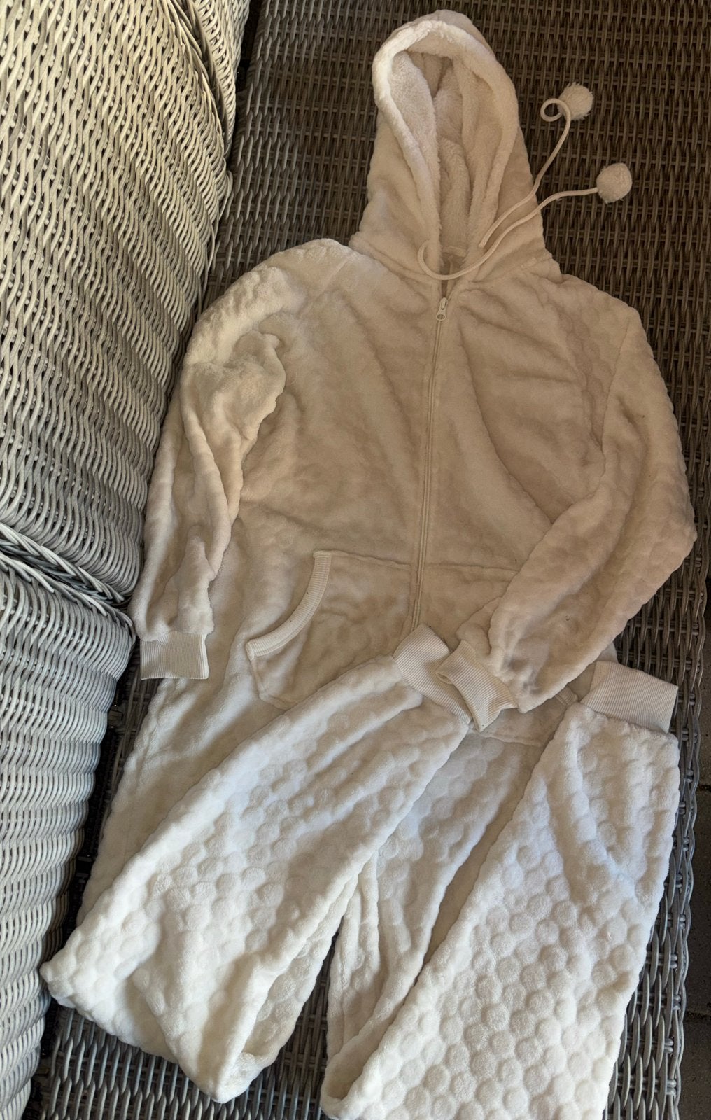 Comfortabele Crèmekleurige Fleece Huispak met Capuchon, Ophalen of Verzenden, Zo goed als nieuw, Maat 38/40 (M), Beige