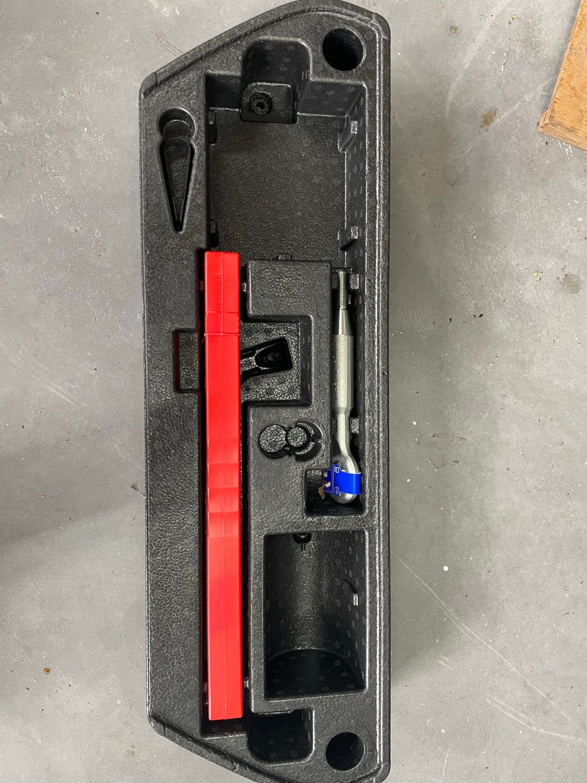 Polestar 2 opbergbak met gevarendriehoek en sleepoog, Ophalen, Gebruikt