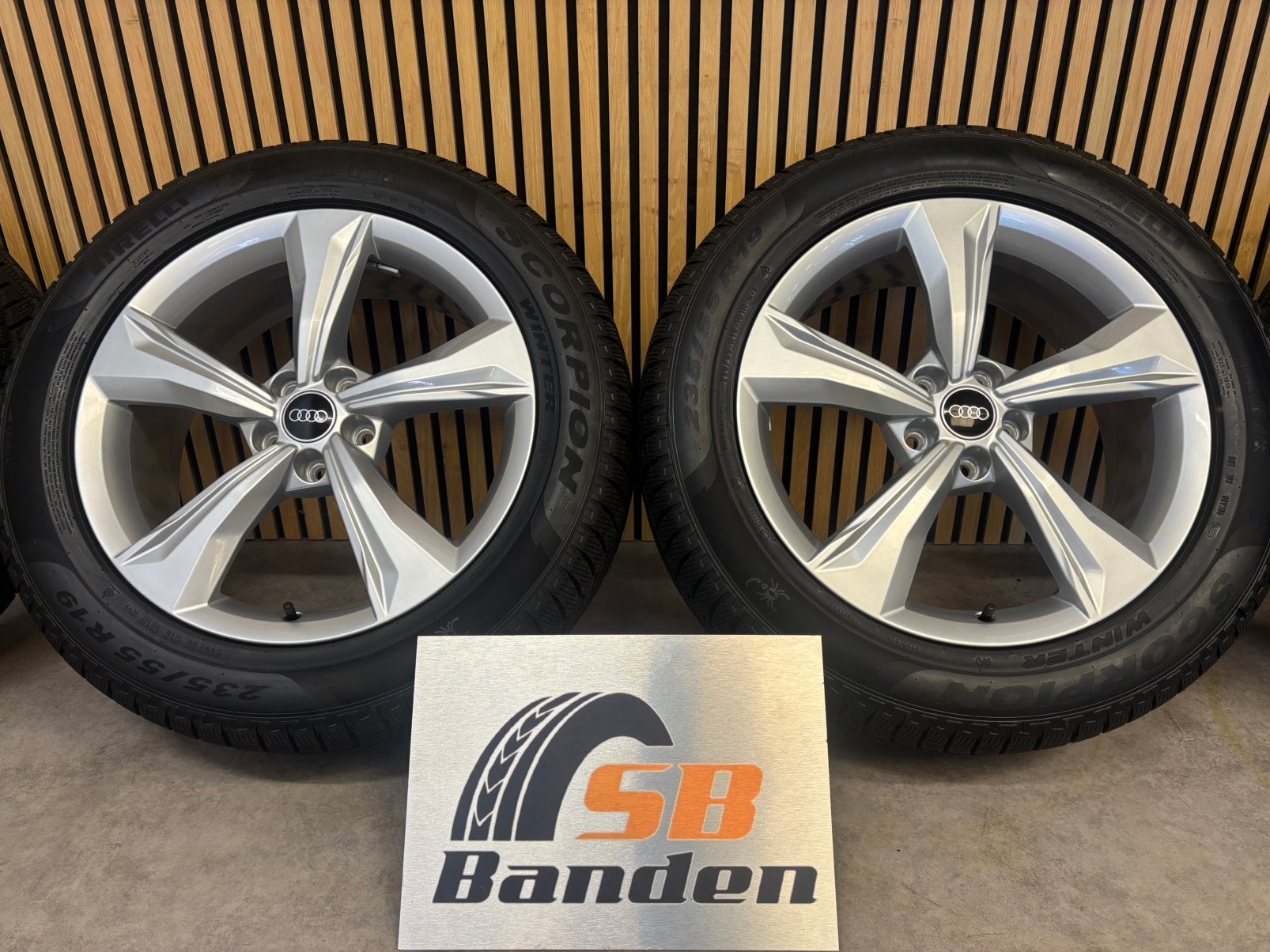 Audi Q5 2017 - 2026 Orig 19 inch velgen + Winterbanden 7,5mm, Auto-onderdelen, Banden en Velgen, 19 inch, Audi, Gebruikt, Q5