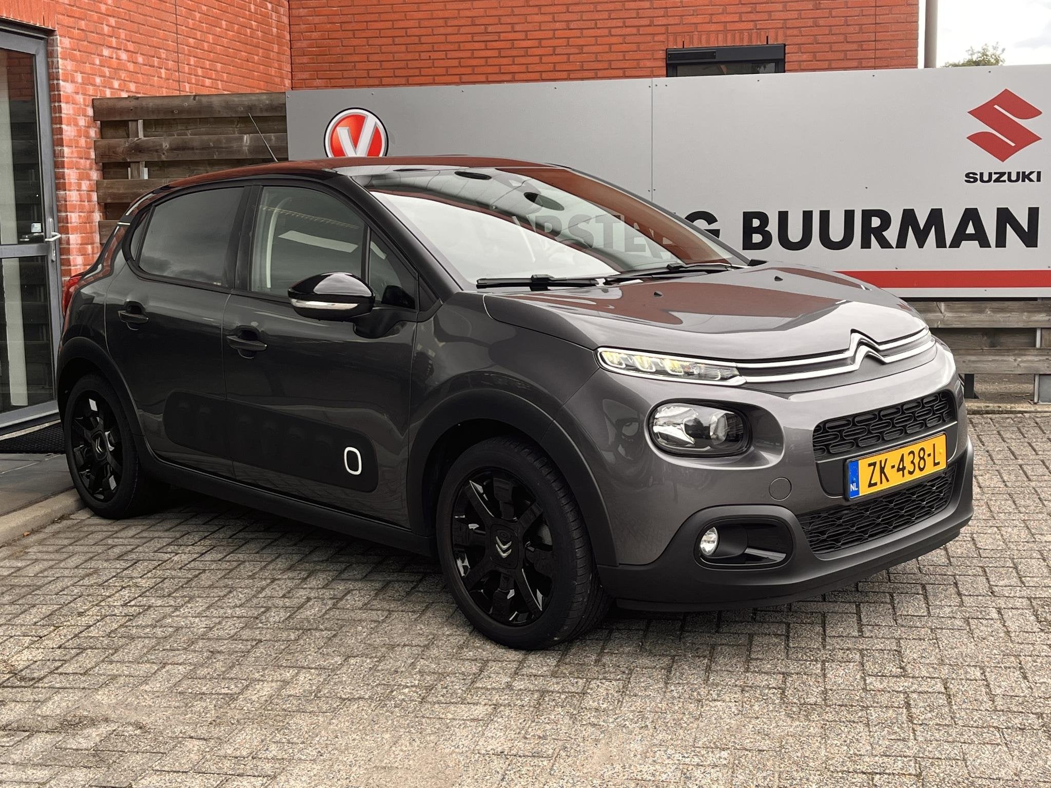 Citroen C3 1.2 PureTech S&S Shine 5700km ! Automaat, Trekhaa, Auto's, Gebruikt, Euro 6, 1199 cc, 450 kg