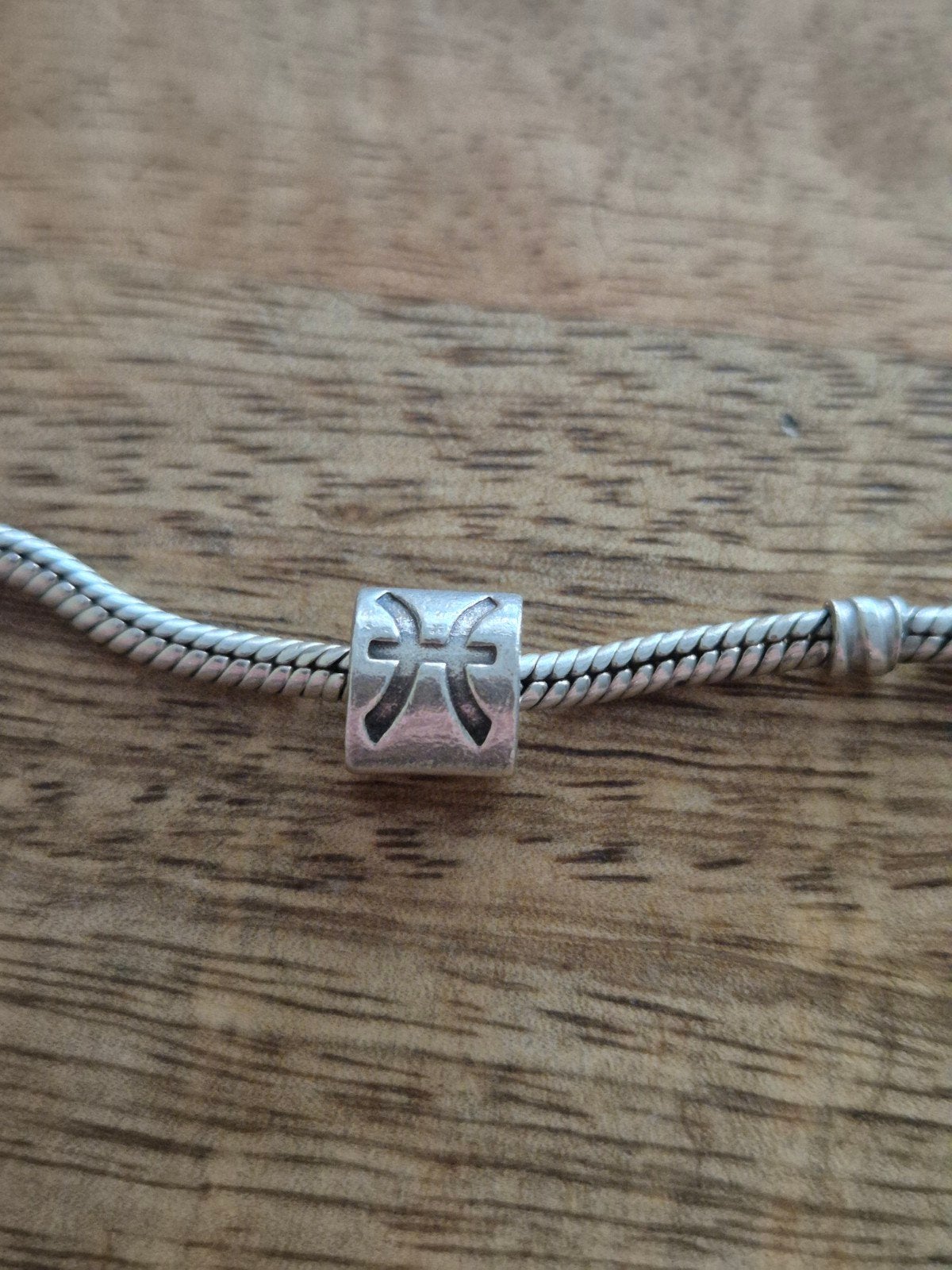 Pandora originele zilveren bedel sterrenbeeld vissen, Sieraden, Tassen en Uiterlijk, Bedels, Ophalen of Verzenden, Zo goed als nieuw