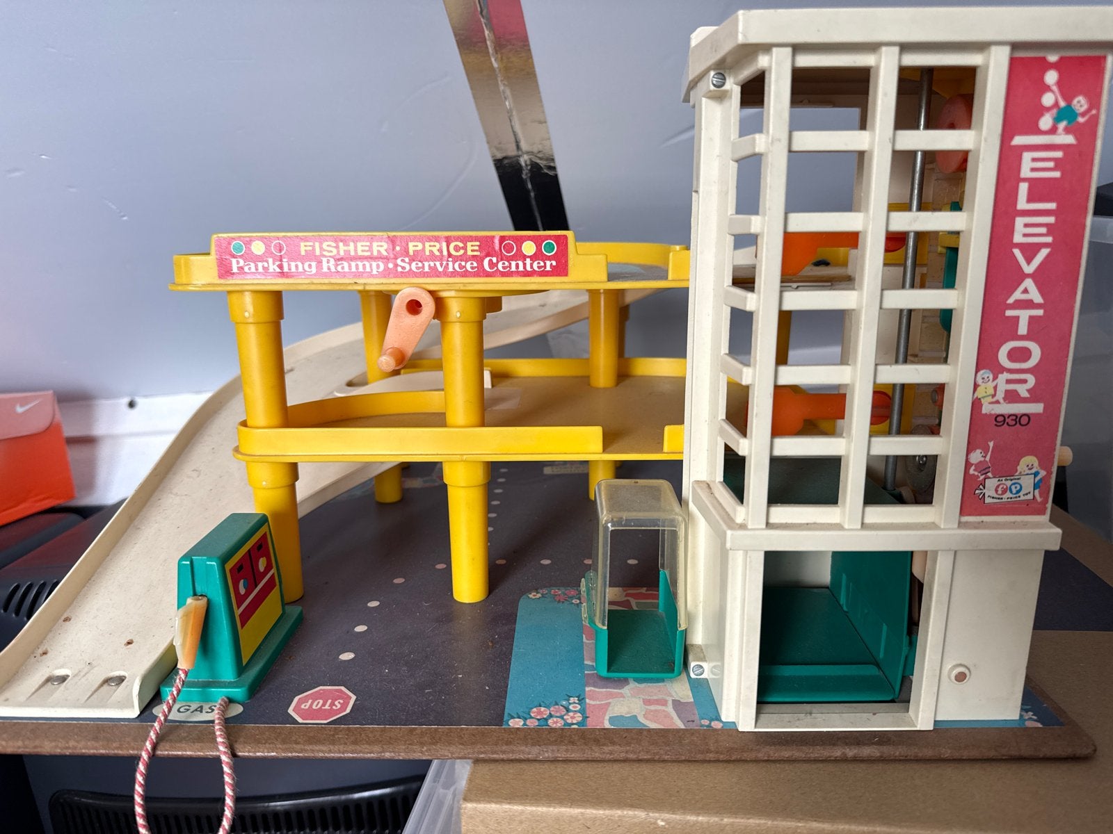 Vintage Fisher Price Garage Parkeergarage Speelset, Kinderen en Baby's, Ophalen of Verzenden, Gebruikt, Speelset