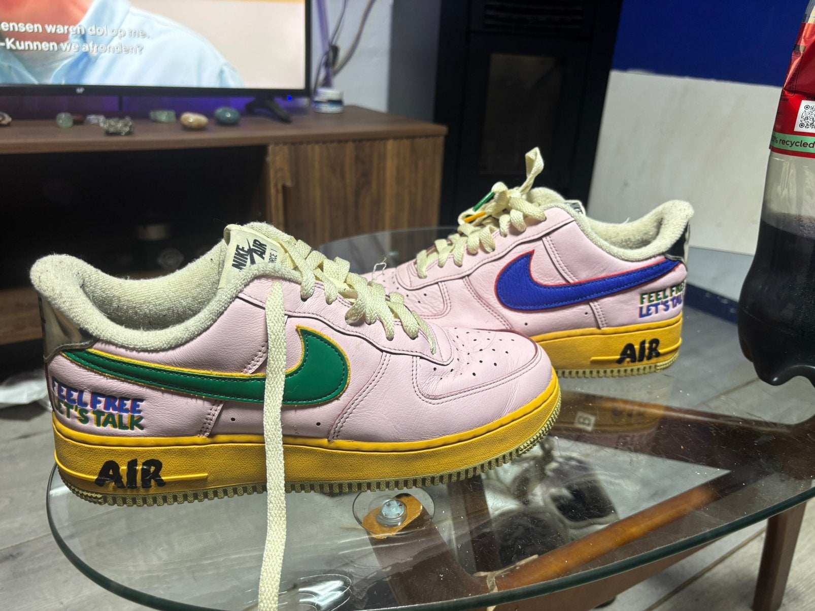 Nike Air Force 1 Low 'Feel Free, Let's Talk' Roze, Ophalen, Gedragen, Roze, Sneakers of Gympen