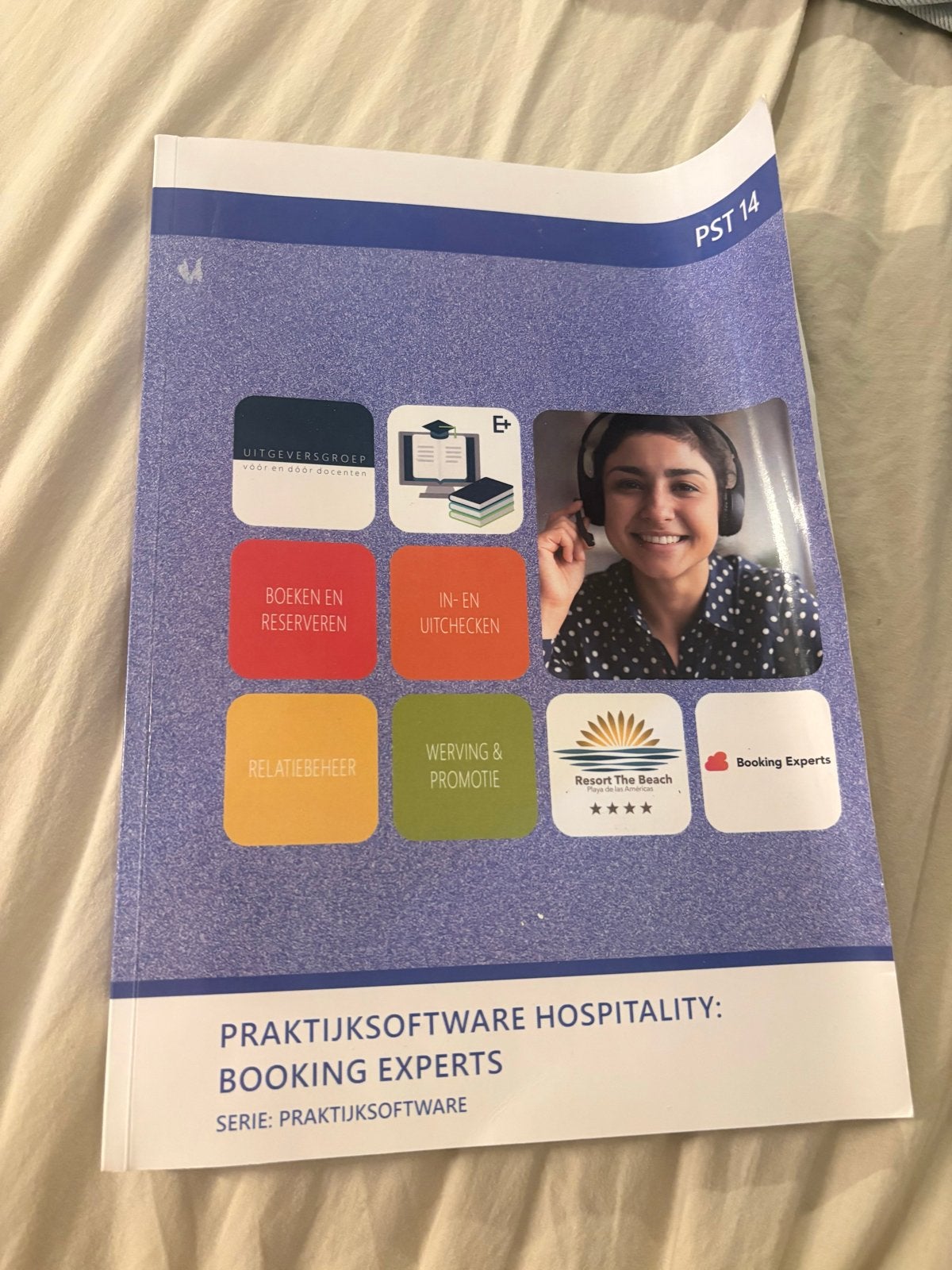 Praktijksoftware Hospitality: Booking Experts PST 14, Ophalen of Verzenden, Zo goed als nieuw, MBO