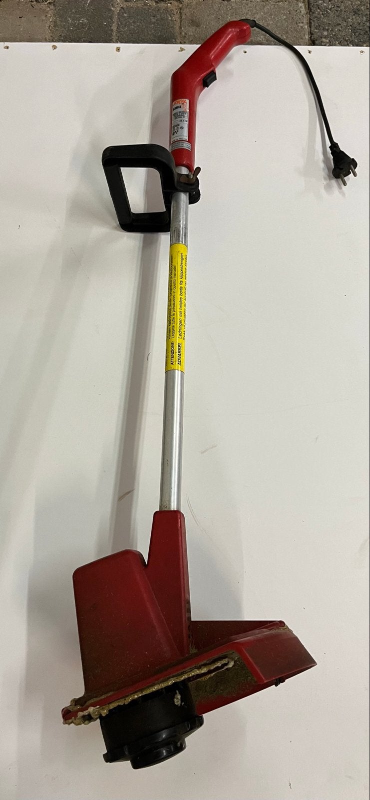 Elektrische grastrimmer - Rood, Ophalen of Verzenden, Gebruikt, 30 tot 50 cm, Elektrisch