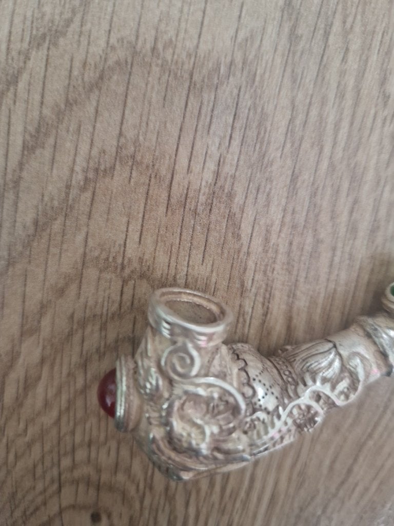 Verzilverd pijpje China, met jade en robijntje., Ophalen of Verzenden