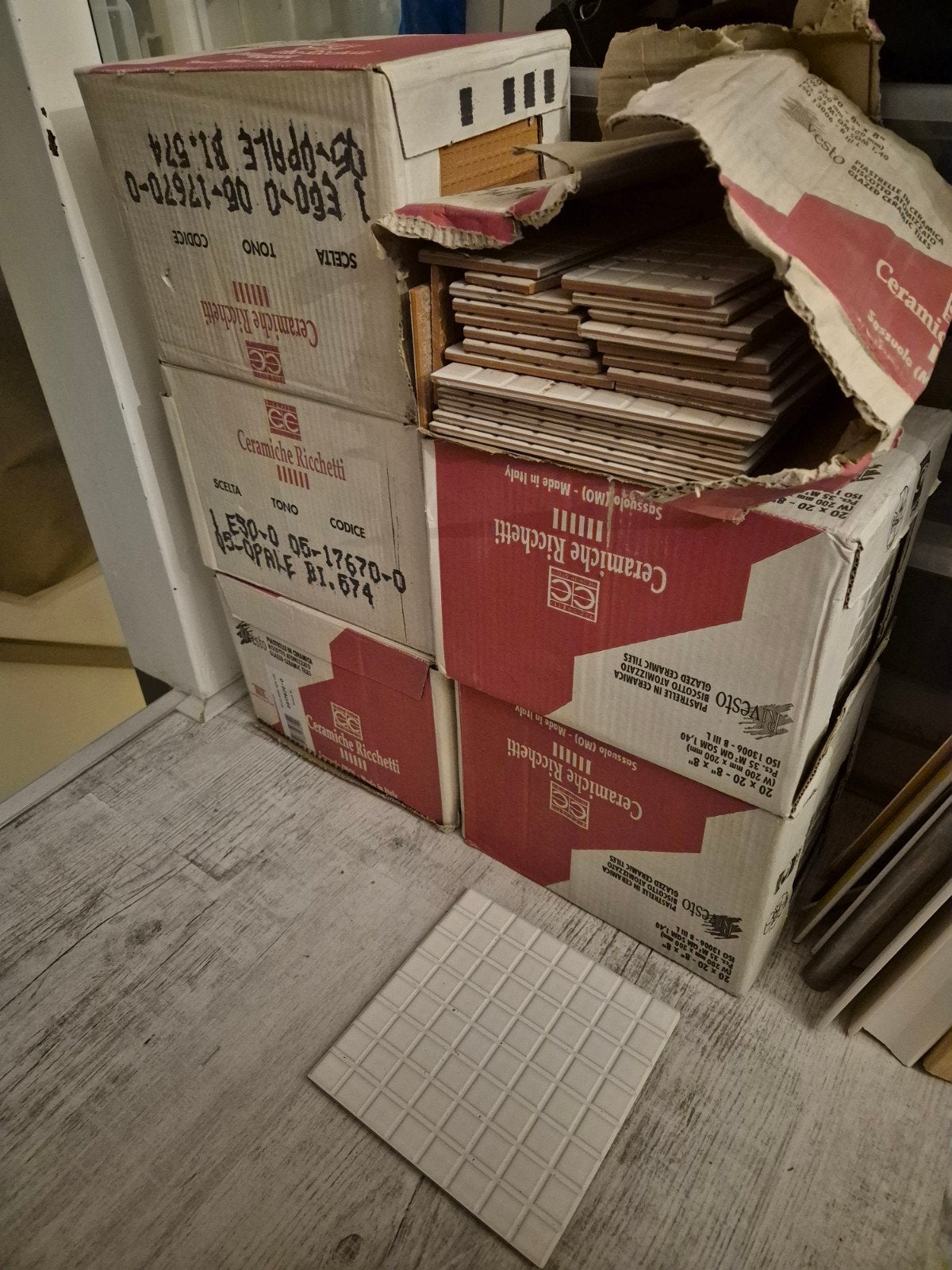 Witte badkamer/wc tegels (5 dozen + rest), Ophalen, 5 tot 10 m², Zo goed als nieuw, Wandtegels
