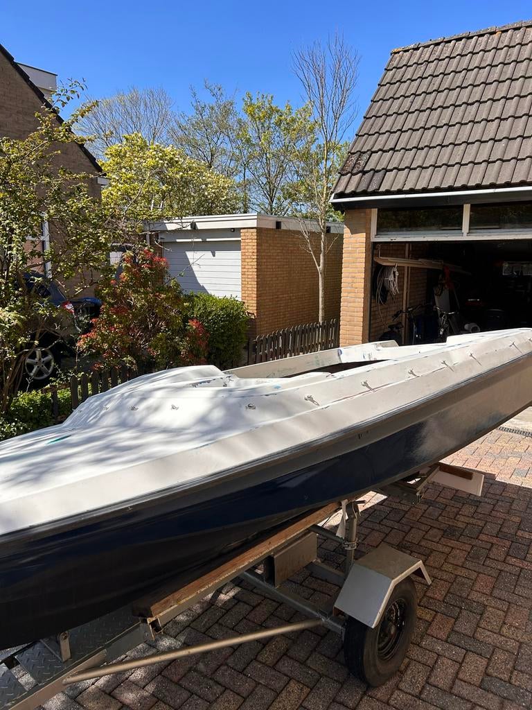 Opknapper boot met nieuwe bodem en trailer, Watersport en Boten, Motorboten en Motorjachten, Ophalen, Gebruikt, Minder dan 10 pk
