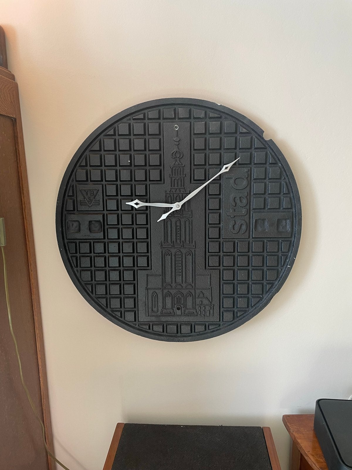 Klok putdeksel Groningen, Ophalen, Wandklok, Werkt op batterijen, Nieuw