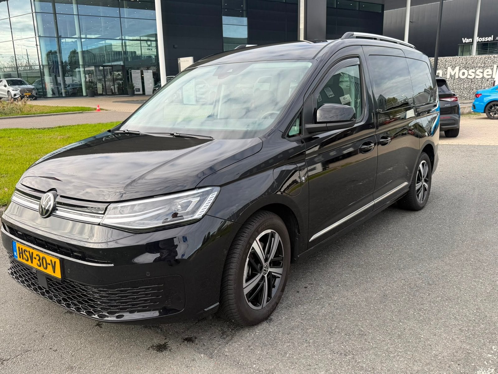 Volkswagen Caddy Maxi 1.5 TSI Hybrid 150pk DSG 2025 Zwart, Auto's, Dealer onderhouden, 1498 cc, Zwart, 4 cilinders