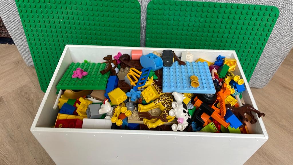 Grote doos vol diverse Lego Duplo stenen en grondplaten, Kinderen en Baby's, Speelgoed | Duplo en Lego, Ophalen of Verzenden, Gebruikt