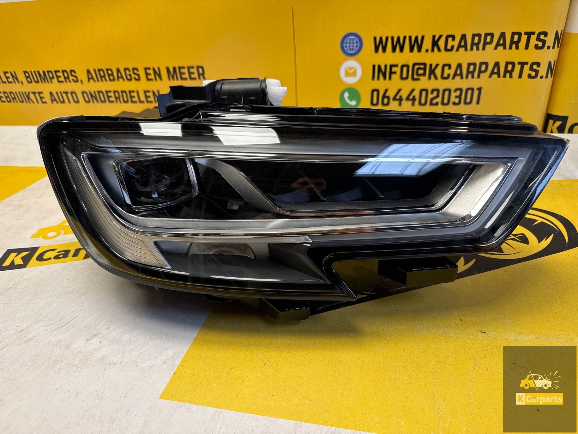 Koplamp Audi A3 8V Facelift Voll LED Matrix Rechts 8V0941036, Gebruikt, AUDI AG, Auto-Union-Strasse 1
85045  Ingolstadt, DE, Kundenbetreuung@audi.de