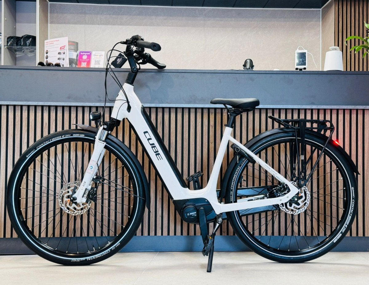 Cube One1 / Bosch Active Line Plus / 400 KM / Dames Wit, Fietsen en Brommers, Elektrische fietsen, Ophalen, Gebruikt, -, -