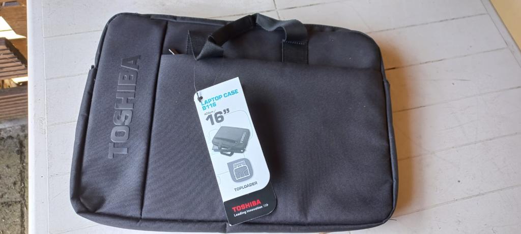 Toshiba Laptoptas 16 inch - Nieuw met label, Computers en Software, Nieuw, Ophalen of Verzenden, Schouderband, Zwart