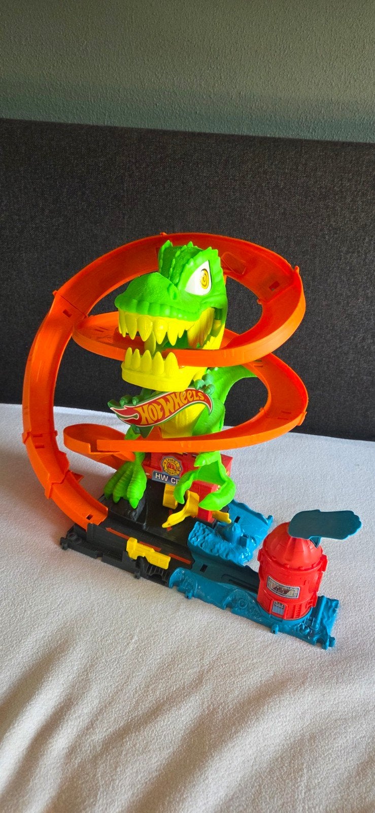 Hot Wheels T-Rex Vurig Gevecht Loopingbaan, Racebaan, Ophalen of Verzenden, Zo goed als nieuw, Hot Wheels