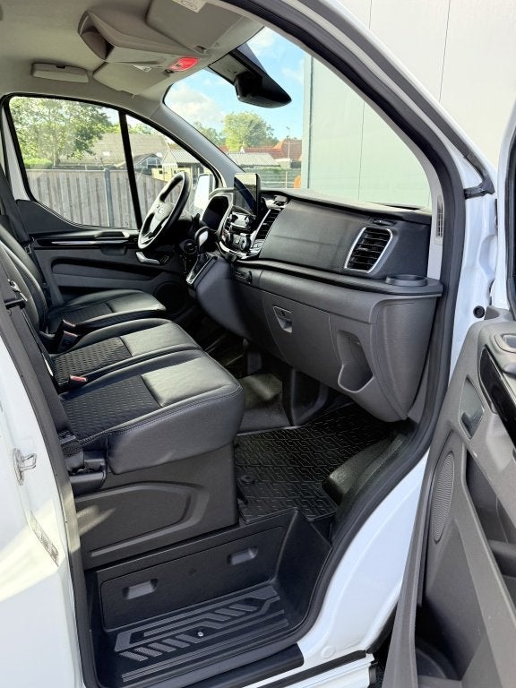 Foto 15 van Ford Transit Custom SPORT 320 2.0 TDCI 170PK L2H1 VOLL AUTOM