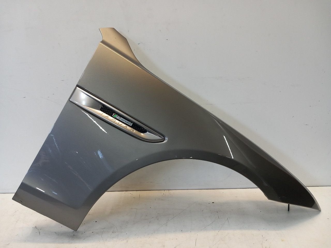 Spatbord rechts voor Jaguar XF, Onderdelen@venauto.nl, Van der Ven Autorecycling B.V., Gebruikt, Ettenseweg 76, 4706 PB Roosendaal, The Netherlands