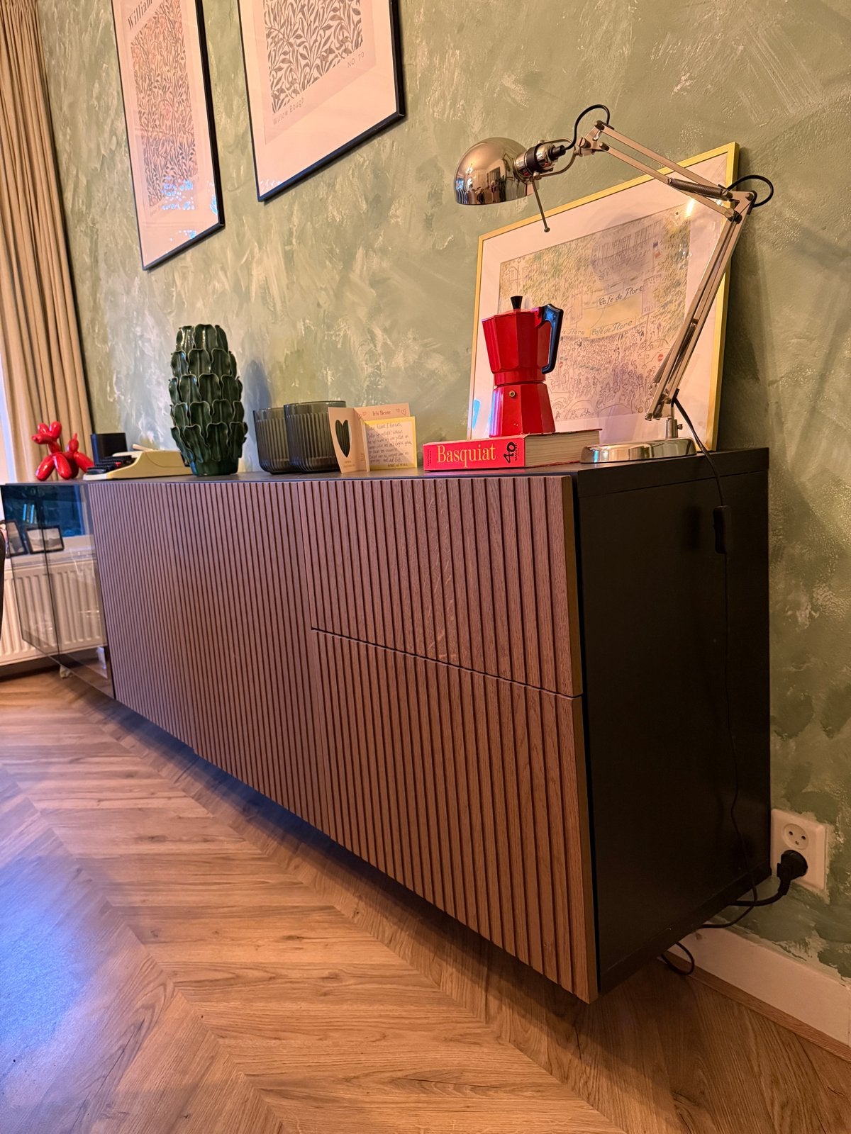 Besta - Stijlvol dressoir met lades en glazen deuren, Ophalen, Zo goed als nieuw, 200 cm of meer, Met lade(s)