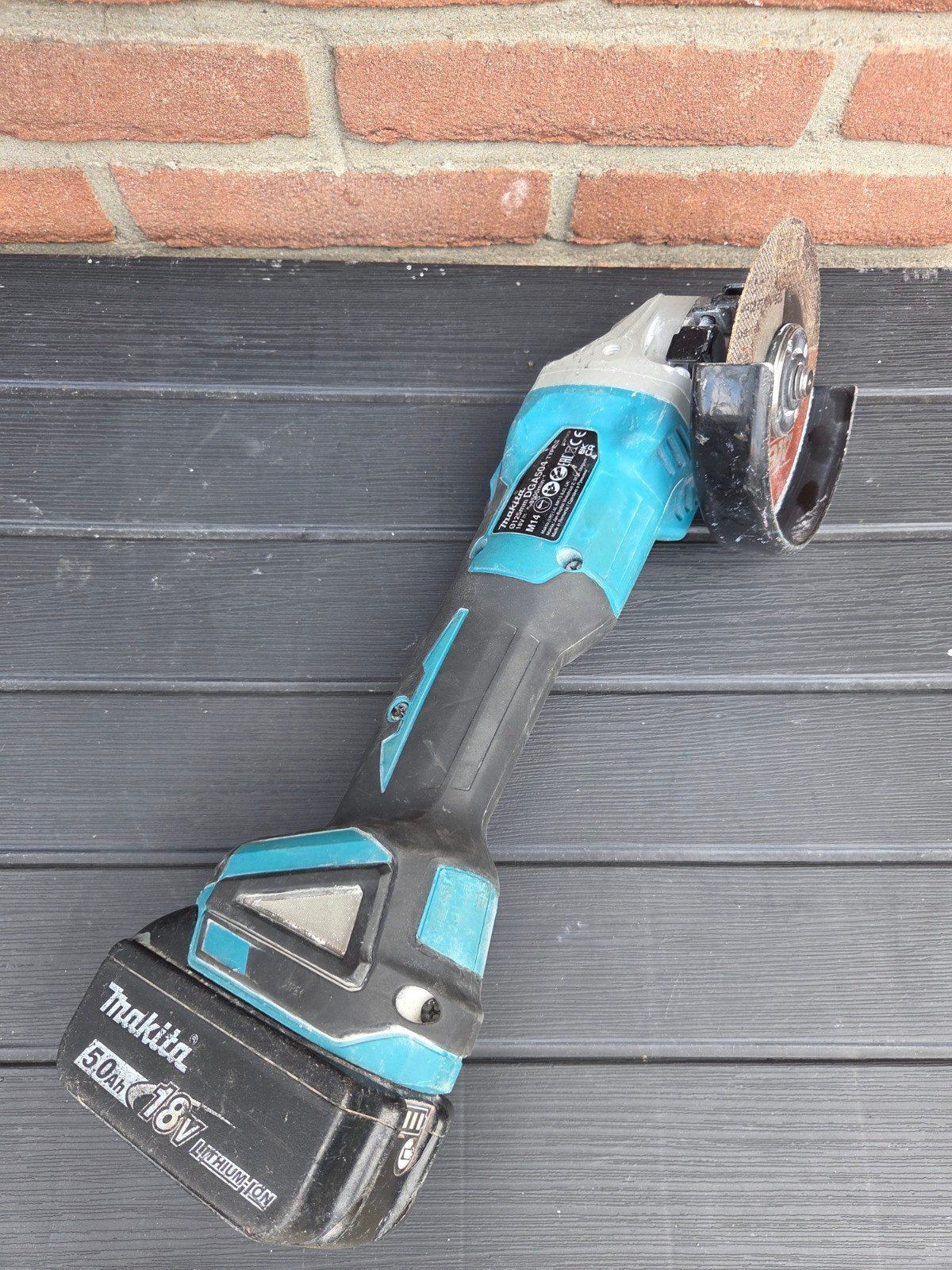 Makita haakseslijper. DGA504, Ophalen of Verzenden, 1000 watt of meer, Haakse handslijpmachine