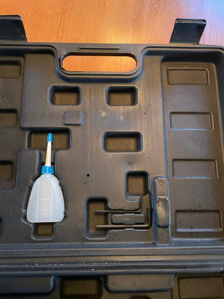 Pneumatische nietmachine met koffer, Doe-het-zelf en Verbouw, Gereedschap | Handgereedschap, Ophalen of Verzenden, Gebruikt
