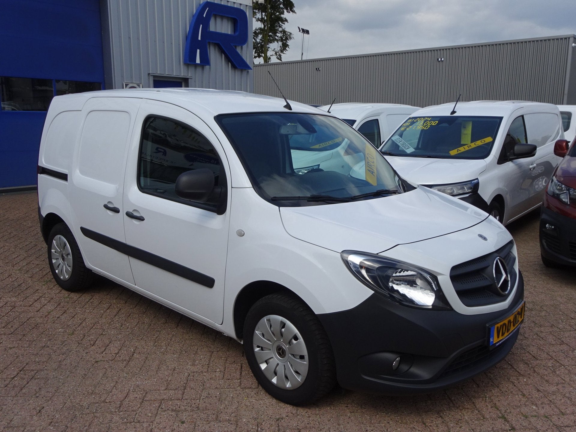Mercedes-Benz Citan 109 CDI AIRCO CRUISE NAVIGATIE, Auto's, Stof, Gebruikt, Wit, 2 stoelen