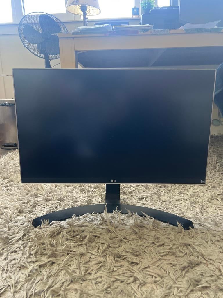 LG 27 inch Ultra 4K HD monitor - Zonder adapter, Ophalen, IPS, Kantelbaar, Ultra HD (4K)