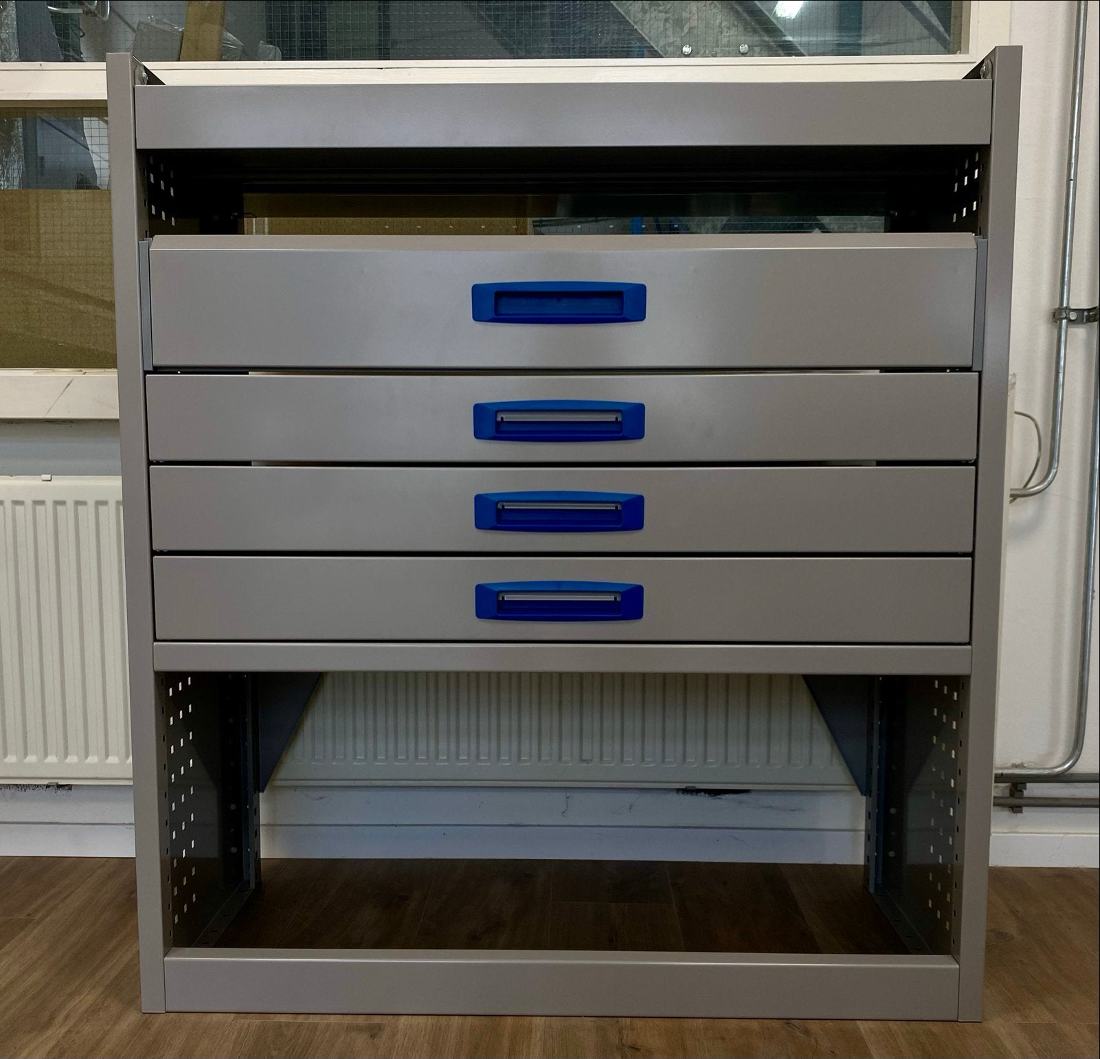 Nieuwe bedrijfswageninrichting transporter vito custom etc, Ophalen, Nieuw