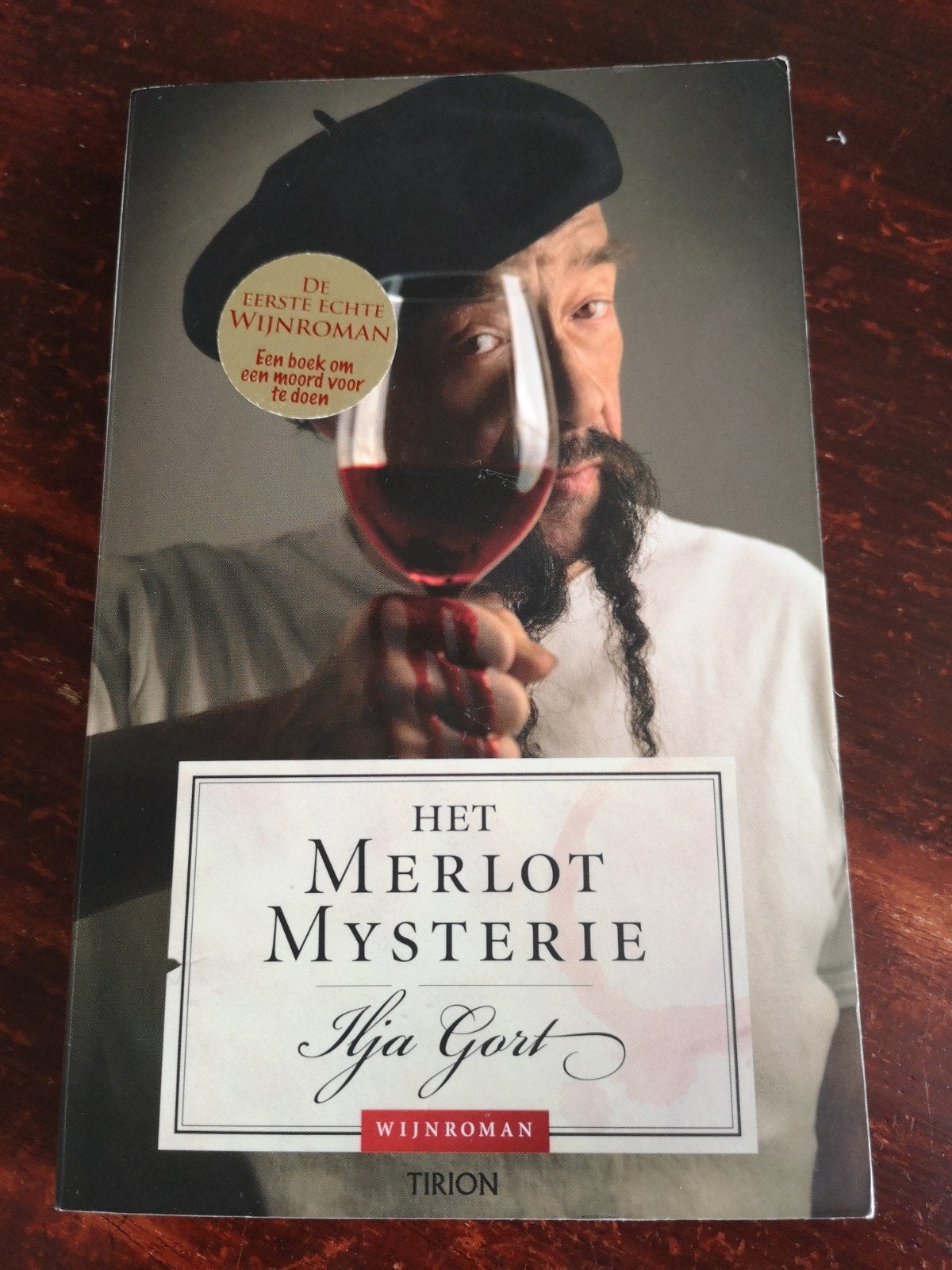 Het Merlot Mysterie - Ilja Gort (Wijnroman), Ophalen of Verzenden, Gelezen, Ilja Gort, Nederland