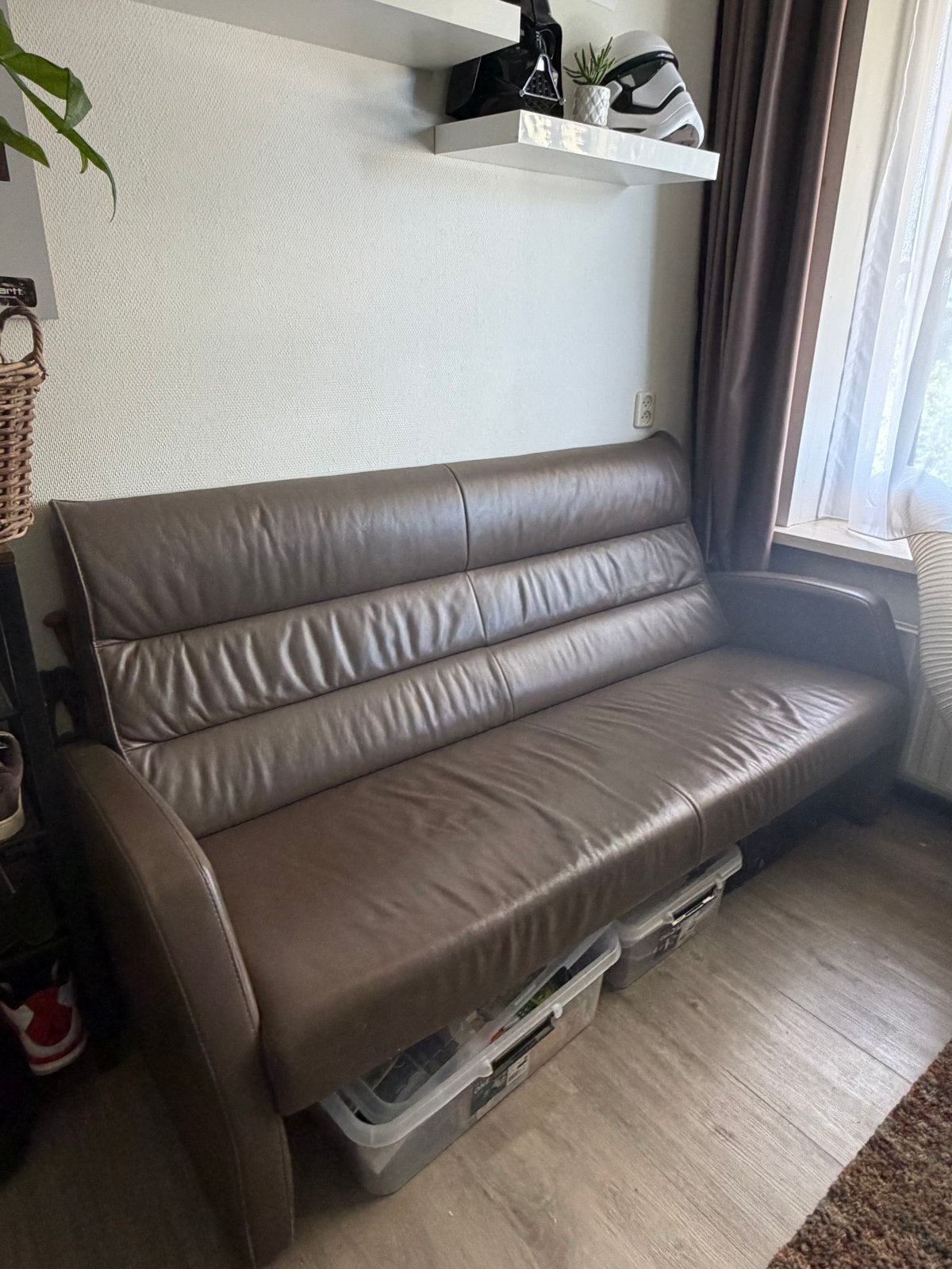 Bruine leren bank - Comfortabel en stijlvol, Huis en Inrichting, Banken | Bankstellen, Ophalen, Gebruikt, Driepersoons, Rechte bank