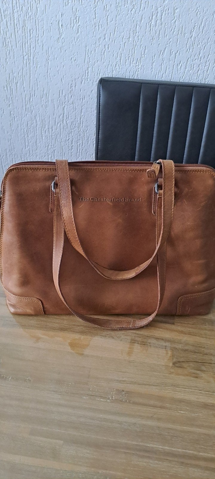 Leren schoudertas

Merk: The Chesterfield Brand, Ophalen, Bruin, Minder dan 40 cm, Minder dan 20 cm