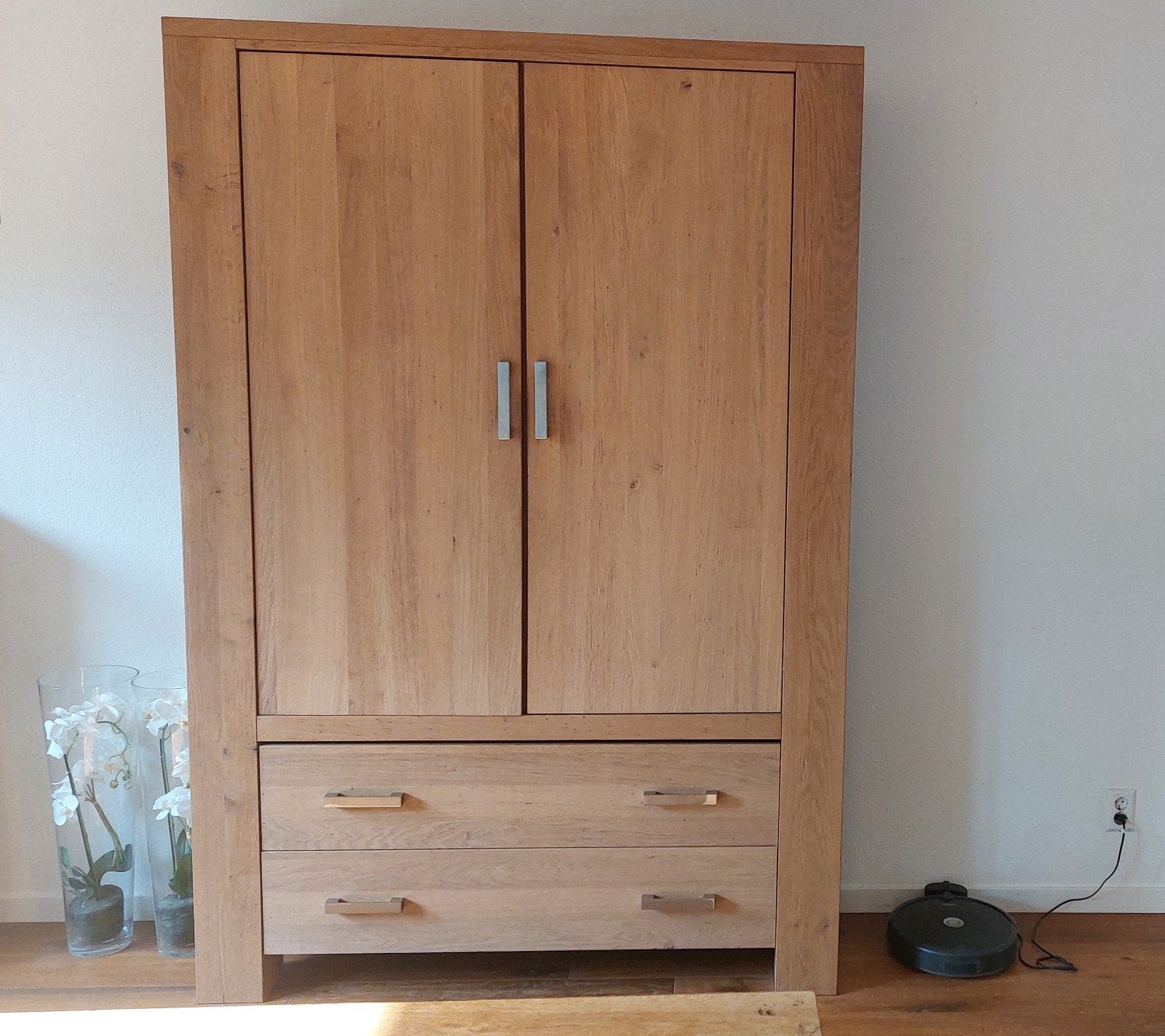 Houten  Broodkast met  2 lades, Europees rustiek eiken.