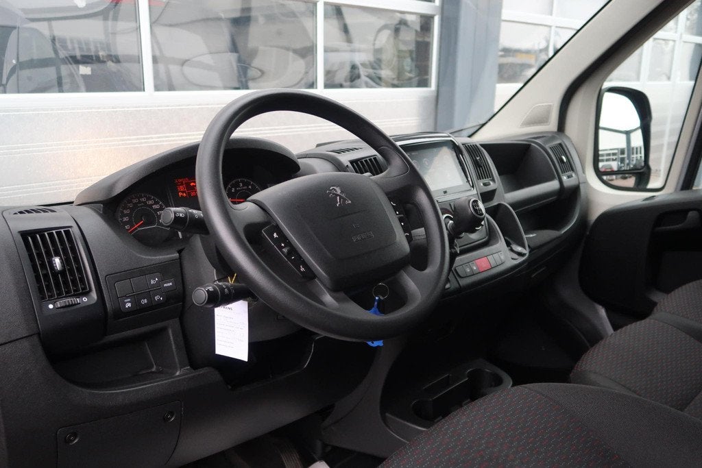 Peugeot Boxer 2.2 BlueHDi 165 L4H3 CAMERA/ CRUISE/ AIRCO/ CA, Voorwielaandrijving, Stof, Gebruikt, 4 cilinders