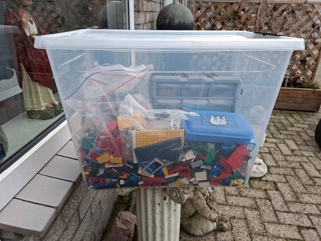 grote bak met lego er zit van alles in, Kinderen en Baby's, Speelgoed | Duplo en Lego, Ophalen of Verzenden, Gebruikt, Lego